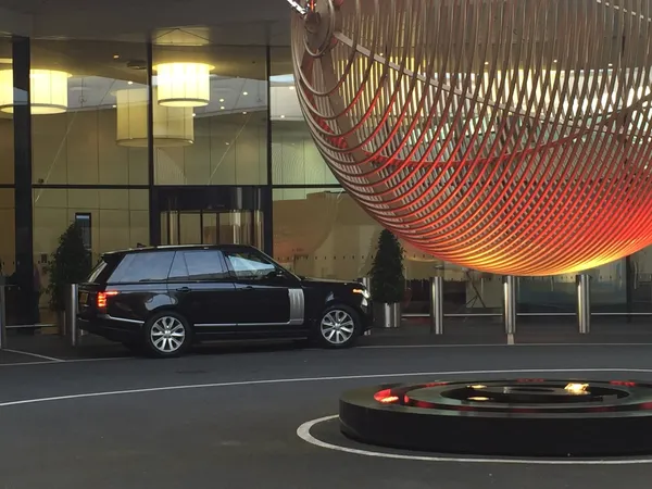 rayleigh taxis taxi rayleigh essex rayleigh airport taxi taxi to heathrow from rayleigh taxi to gatwick from rayleigh