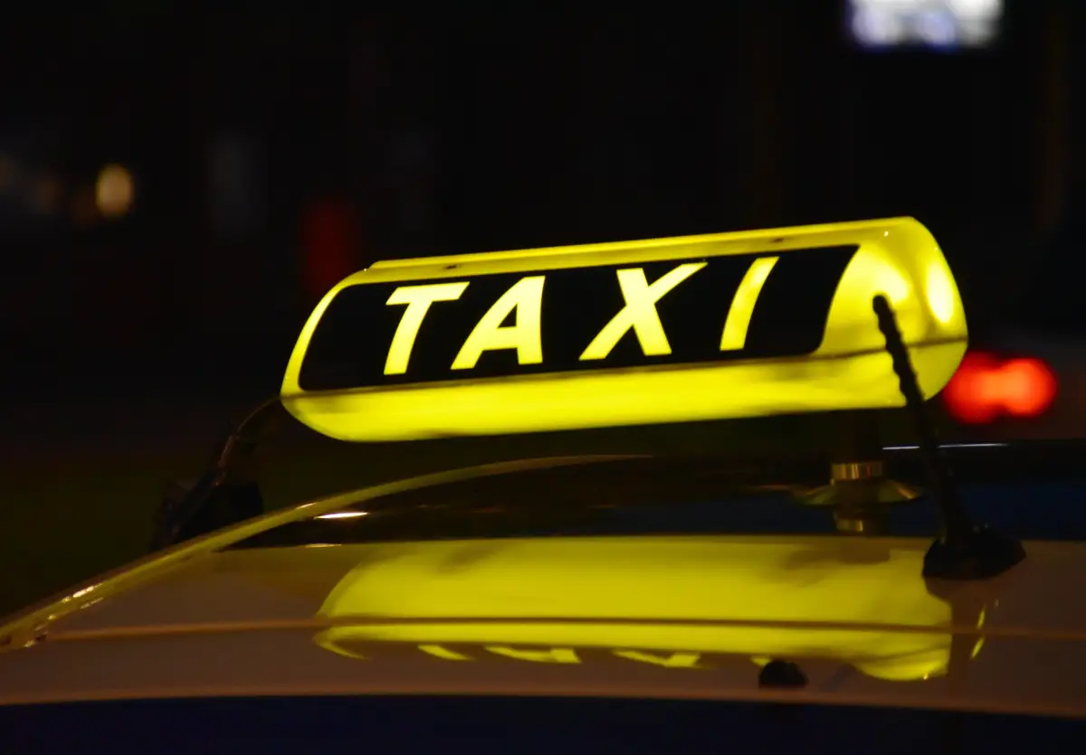 south woodham ferrers taxis taxi south woodham ferrers south woodham ferrers airport taxi taxi to heathrow from south woodham ferrers taxi to gatwick from south woodham ferrers